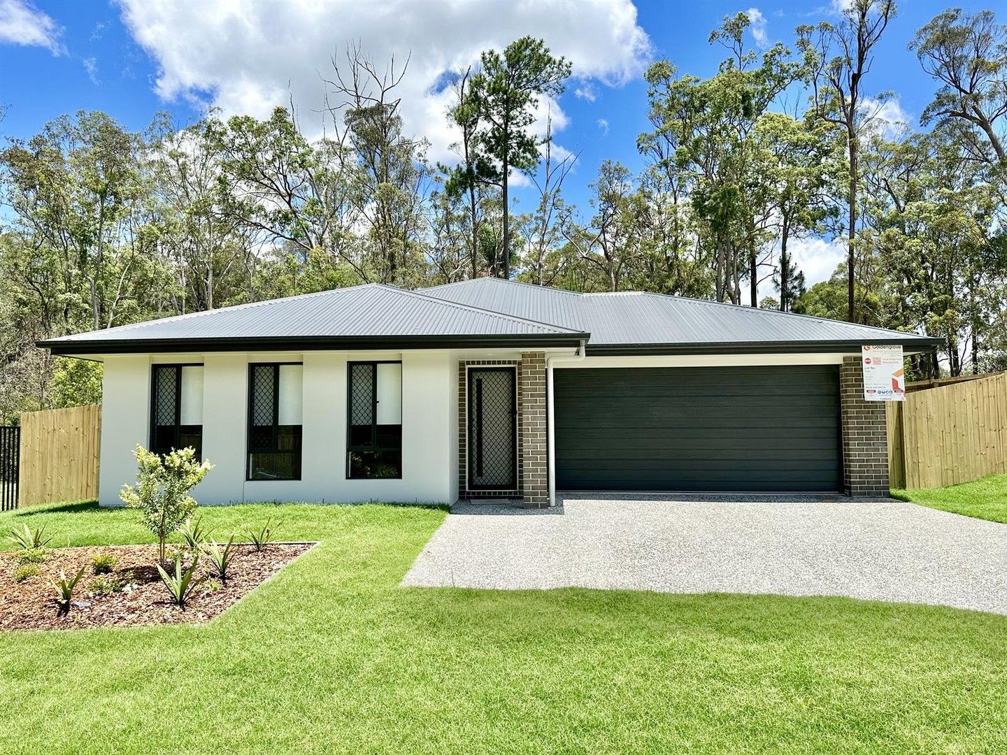 4 bedrooms House in 10 Henry cct WOODFORD QLD, 4514