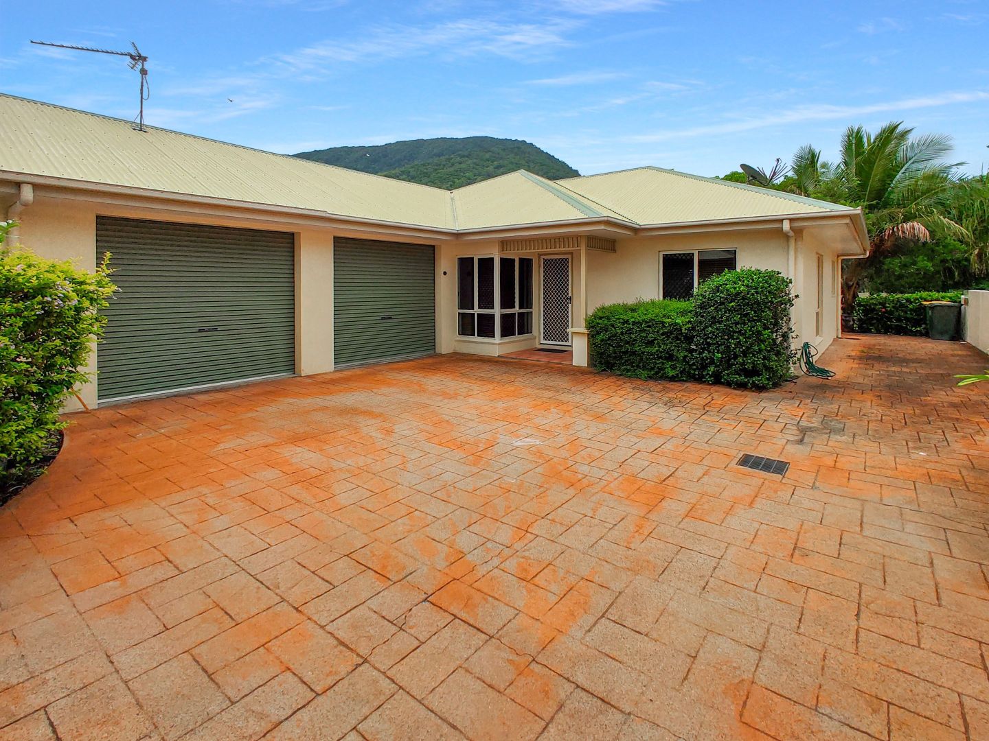 60 Cedar Road, Palm Cove Property History & Address Research Domain