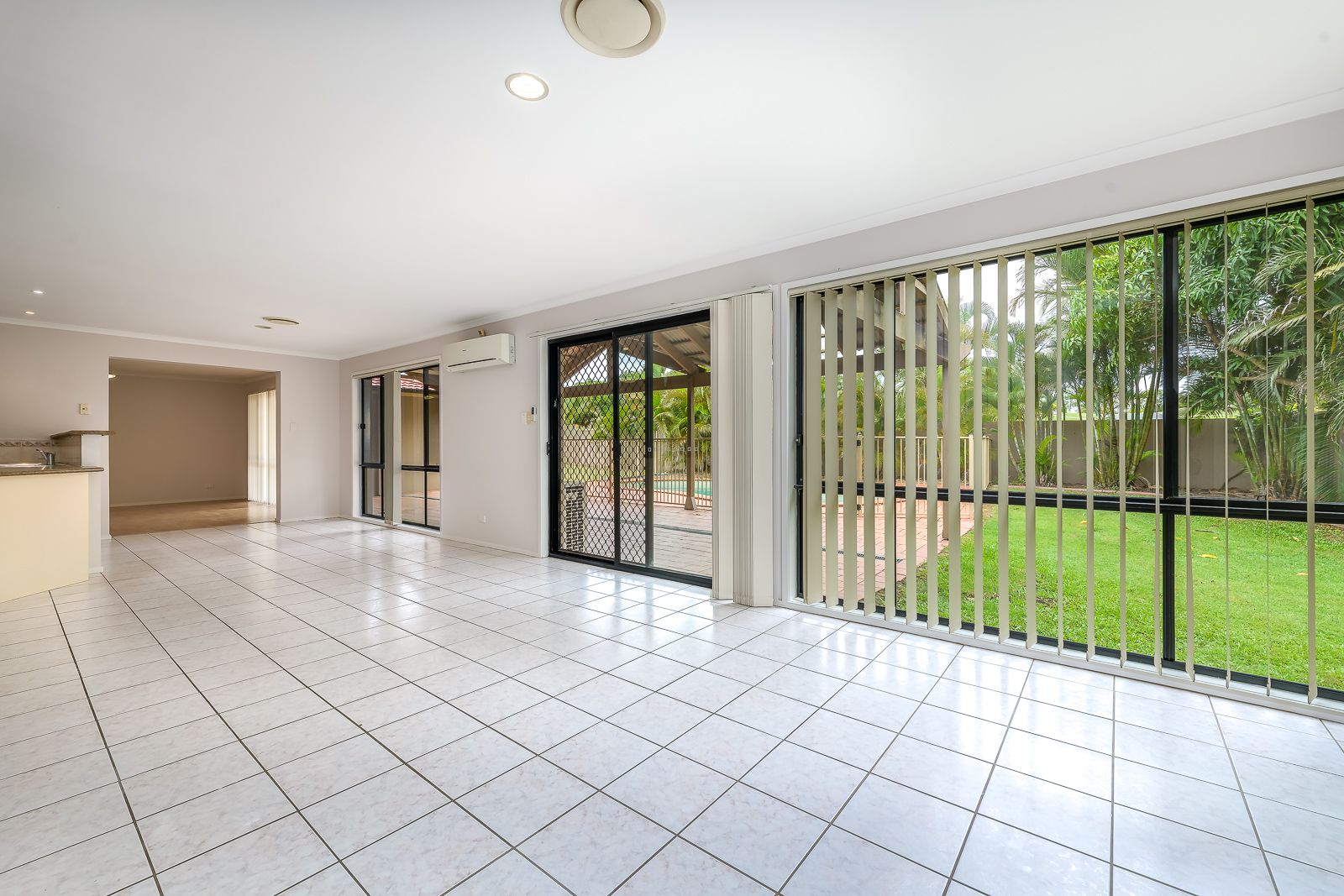 2 Deal Cove, Arundel QLD 4214, Image 2