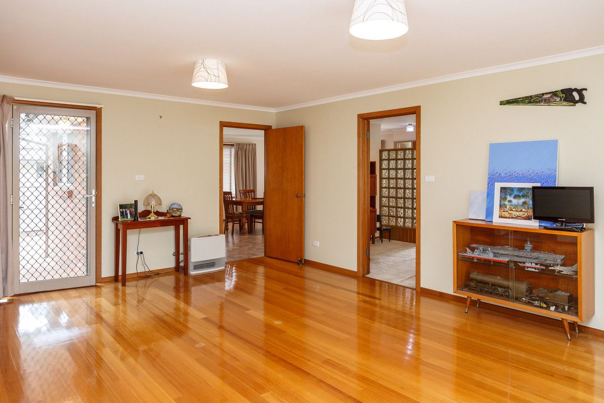 24 Jones Street, Stratford VIC 3862, Image 1