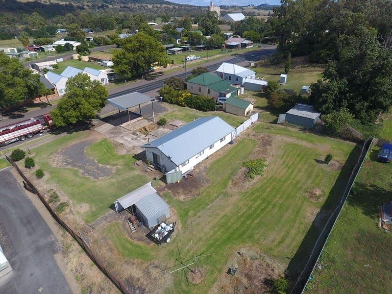 34 New England Highway, Willow Tree Property History & Address