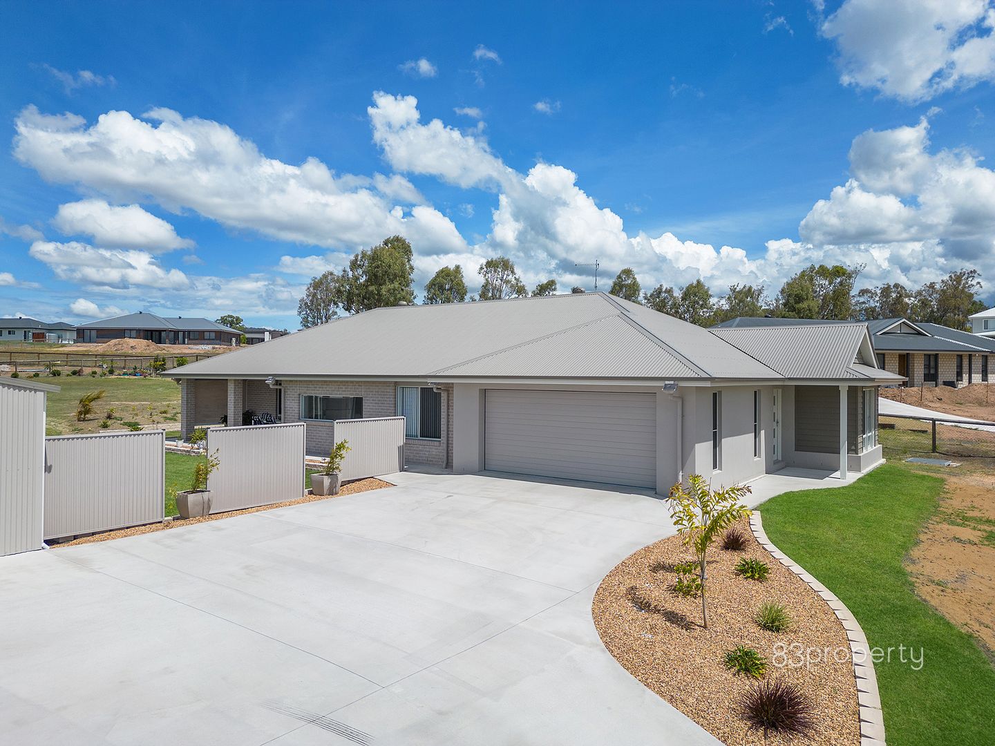 17 Parkdale Place, Kensington Grove QLD 4341, Image 2