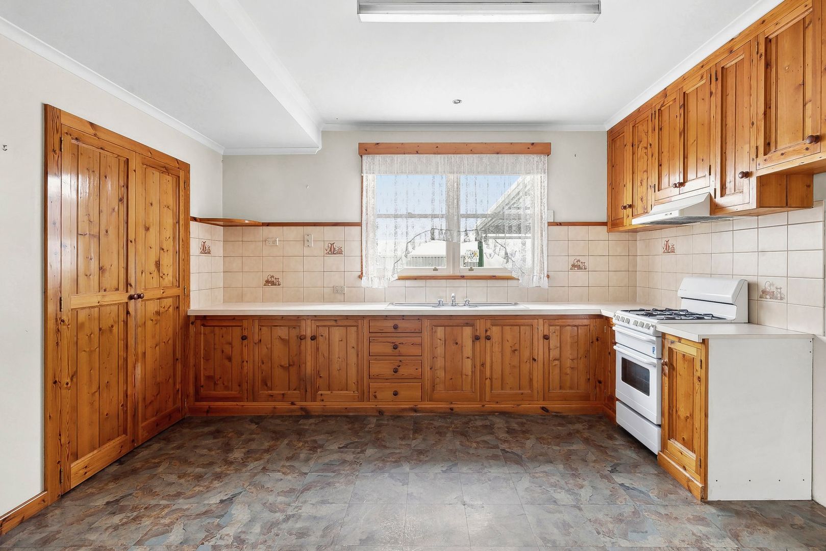 114 Sutton Street, VIC 3356 House For Rent 355 Domain