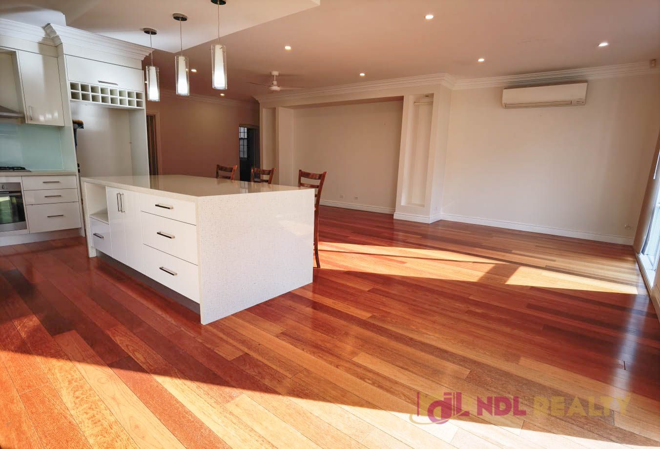 4 bedrooms House in 524 Racecourse Road FLEMINGTON VIC, 3031