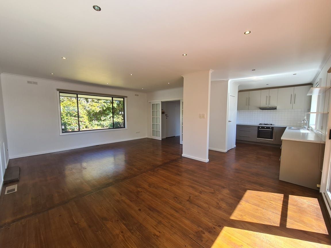 12 Mountain View Ave, Woodend VIC 3442 House For Rent Domain