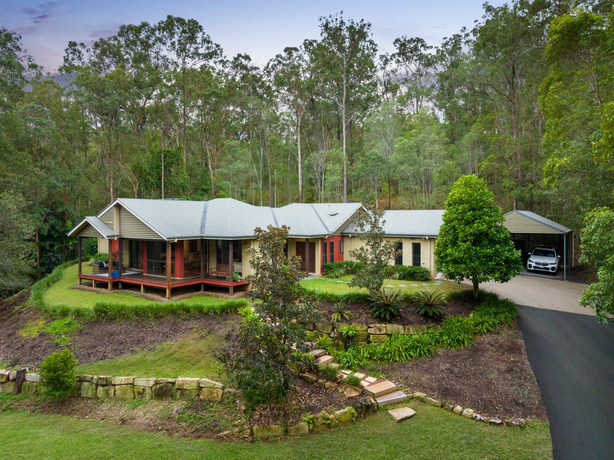 4 bedrooms Acreage / Semi-Rural in 393 Brookfield Road KENMORE HILLS QLD, 4069