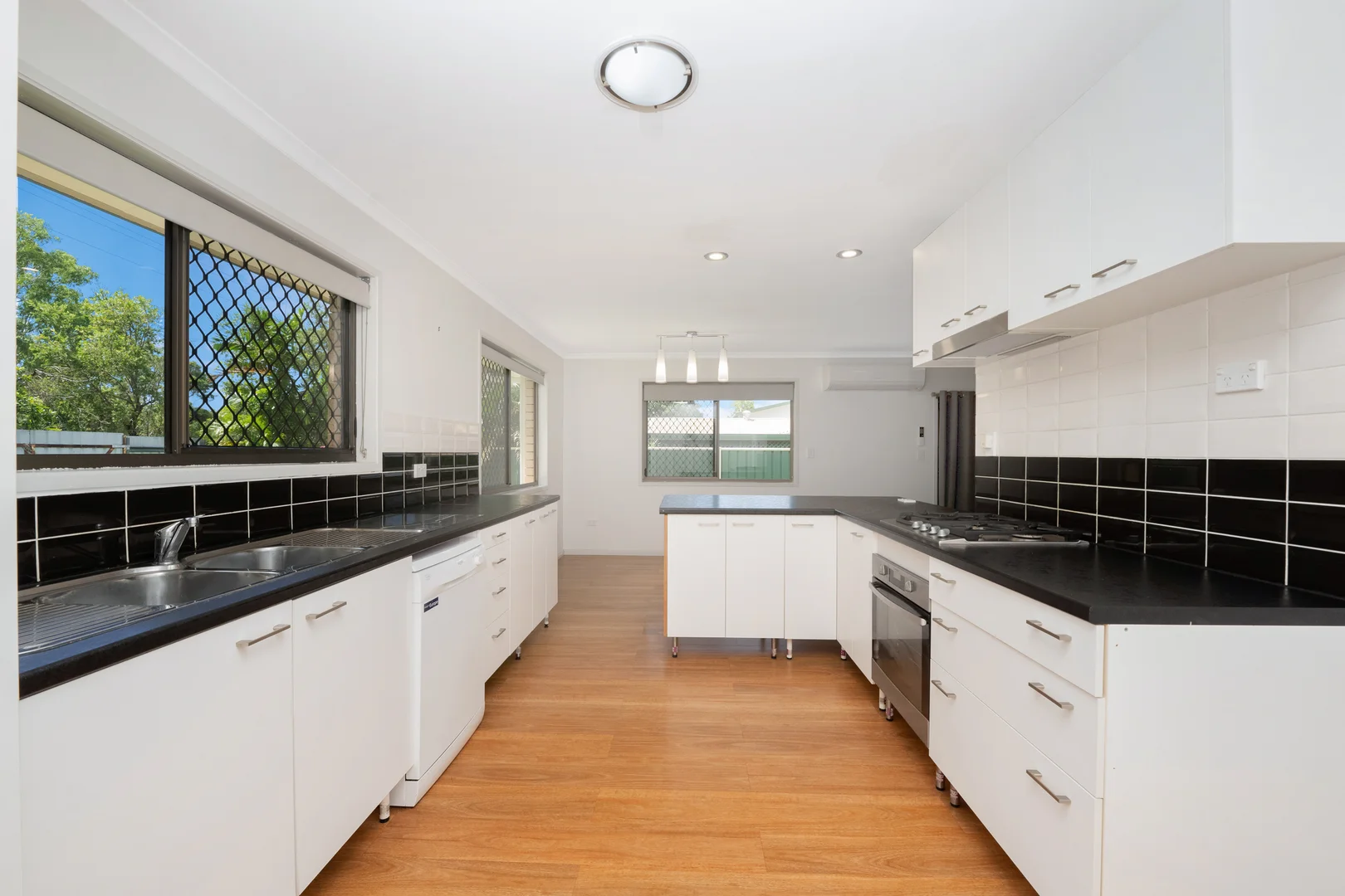 Additional image 3 of 10 Gelling Crescent, Douglas QLD 4814