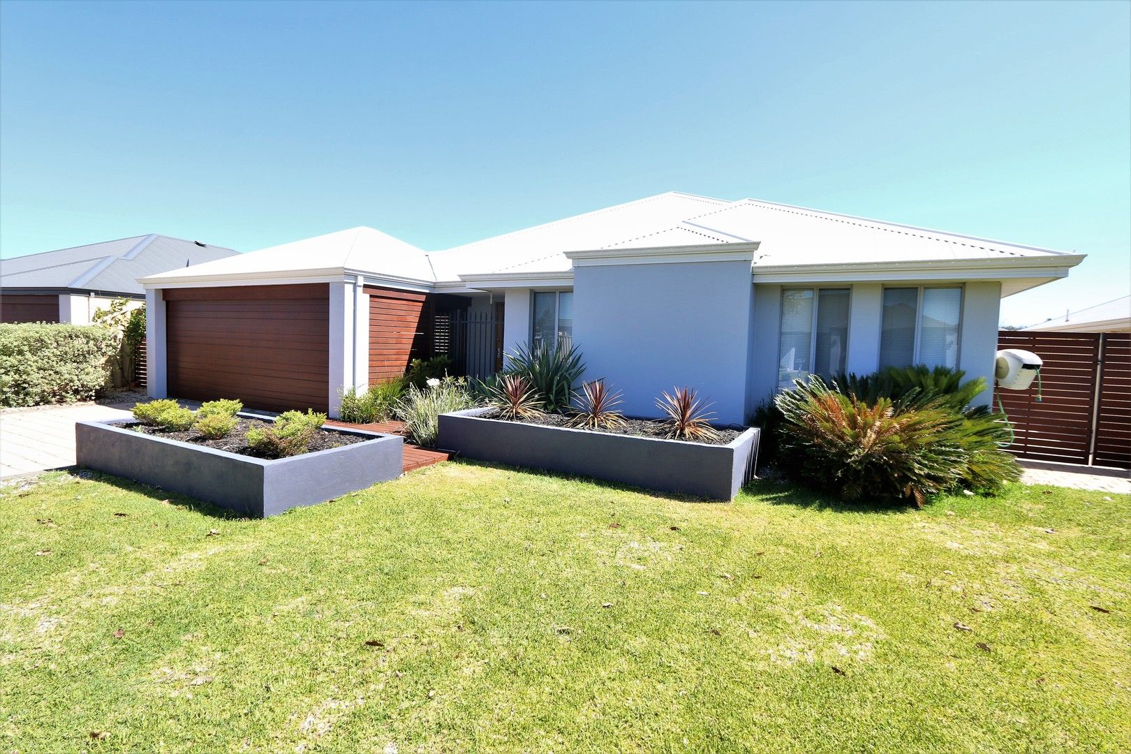 18 Apsley Circle, Millbridge WA 6232, Image 0