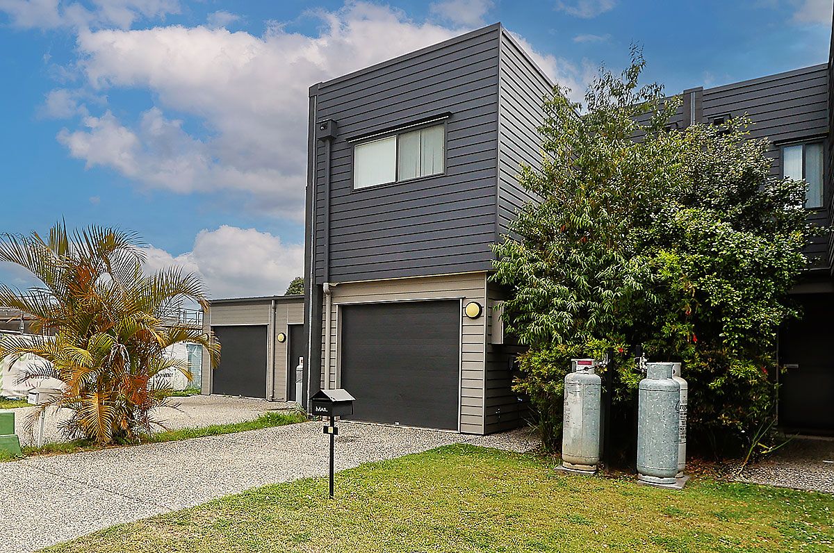 3 bedrooms House in 5 Woodroffe Crescent REDBANK PLAINS QLD, 4301