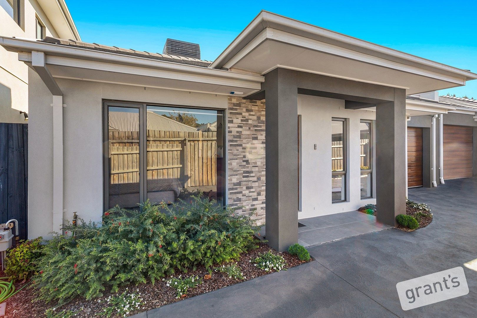 2/22 Hazeldene Court, Berwick VIC 3806, Image 0