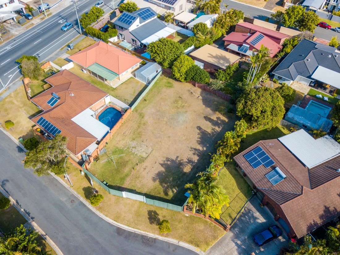 4 Boda Court, Runaway Bay QLD 4216, Image 0