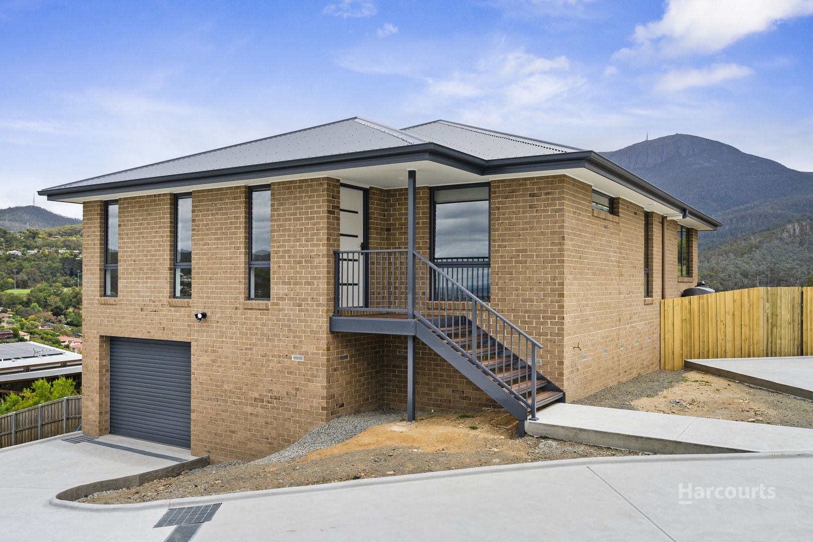 3 bedrooms House in 1/17 Thelma Drive WEST HOBART TAS, 7000