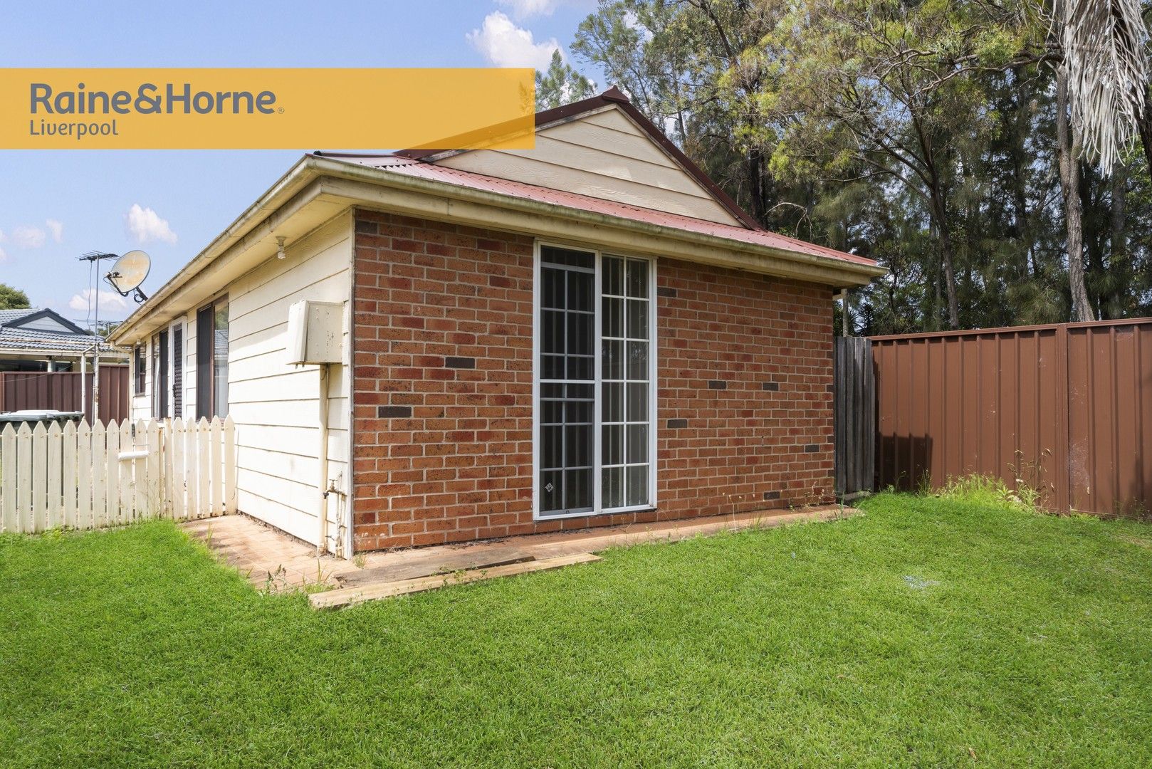 581A Smithfield Road, Greenfield Park NSW 2176 House For Rent 350