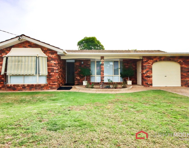 14 Nicholi Crescent, Lake Albert NSW 2650