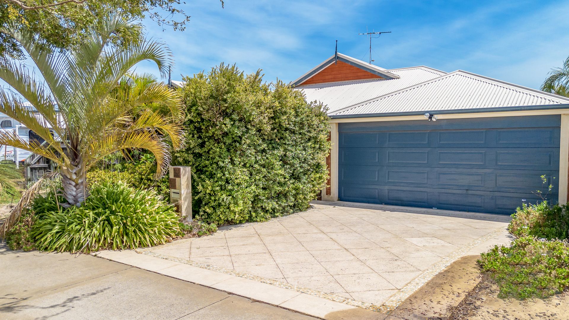 222 Peelwood Parade, Halls Head WA 6210, Image 1