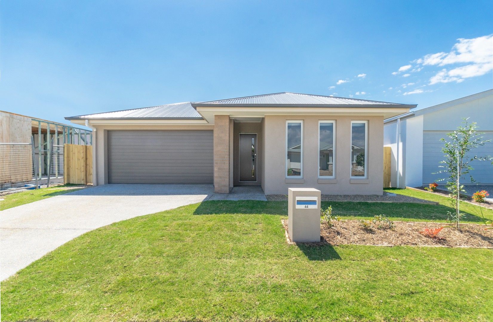 4 bedrooms House in 44 Lighthouse Esplanade NEWPORT QLD, 4020