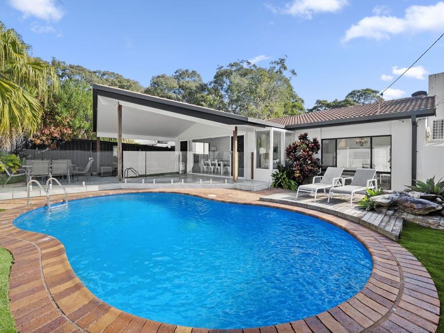 9 Lakeside Dr, Sapphire Beach NSW 2450, Image 0