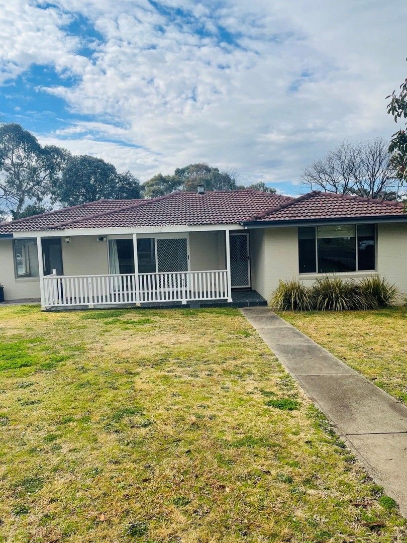 3 bedrooms House in 27 Chestnut Avenue ARMIDALE NSW, 2350