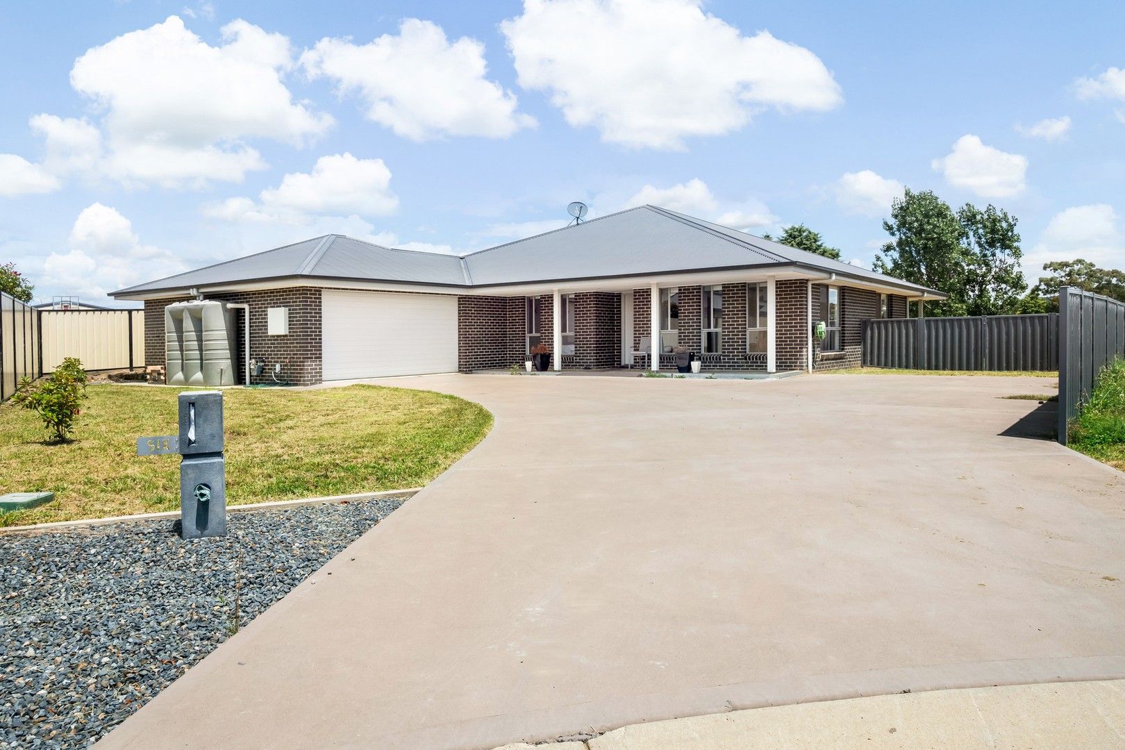 4 bedrooms House in 6 Solari Court COOMA NSW, 2630