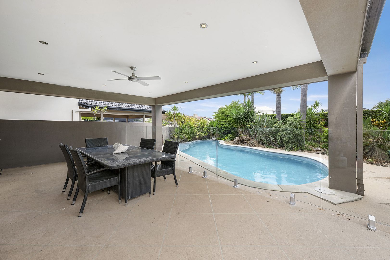 10 Saxonvale Terrace, Mermaid Waters QLD 4218, Image 2