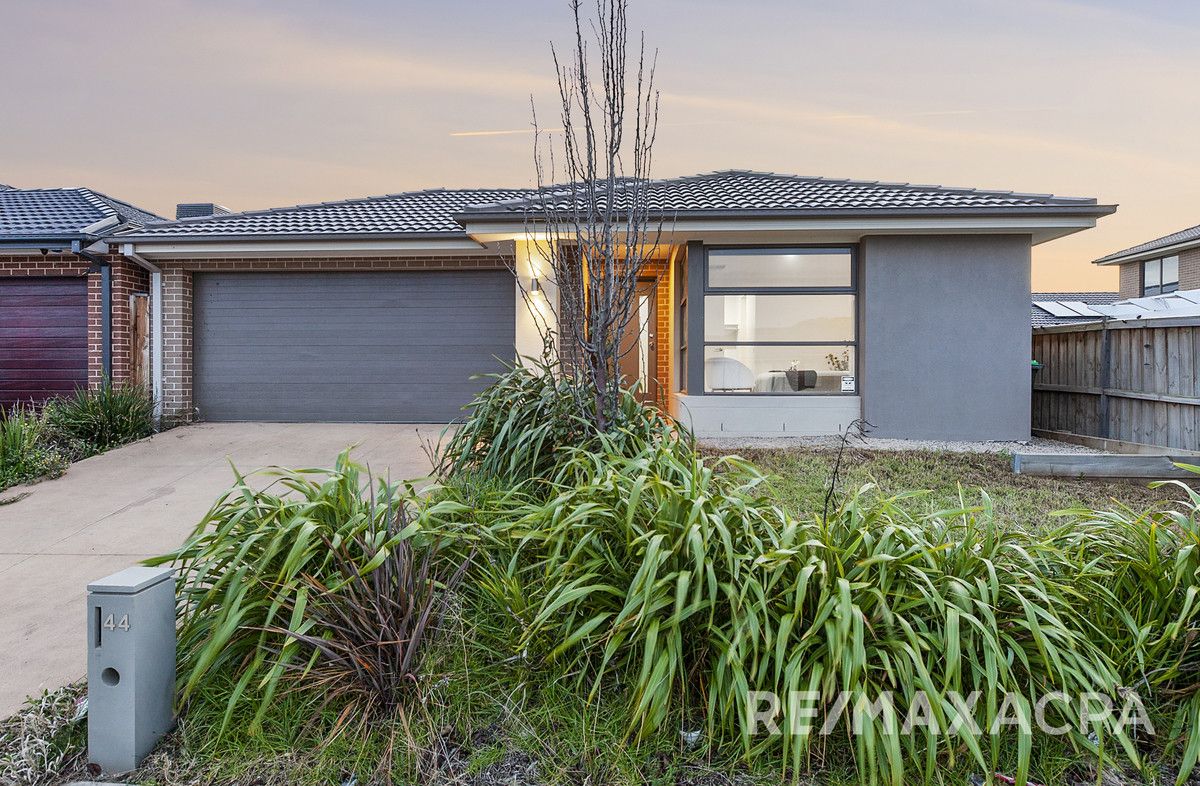 4 bedrooms House in 44 Sapling Boulevard TARNEIT VIC, 3029