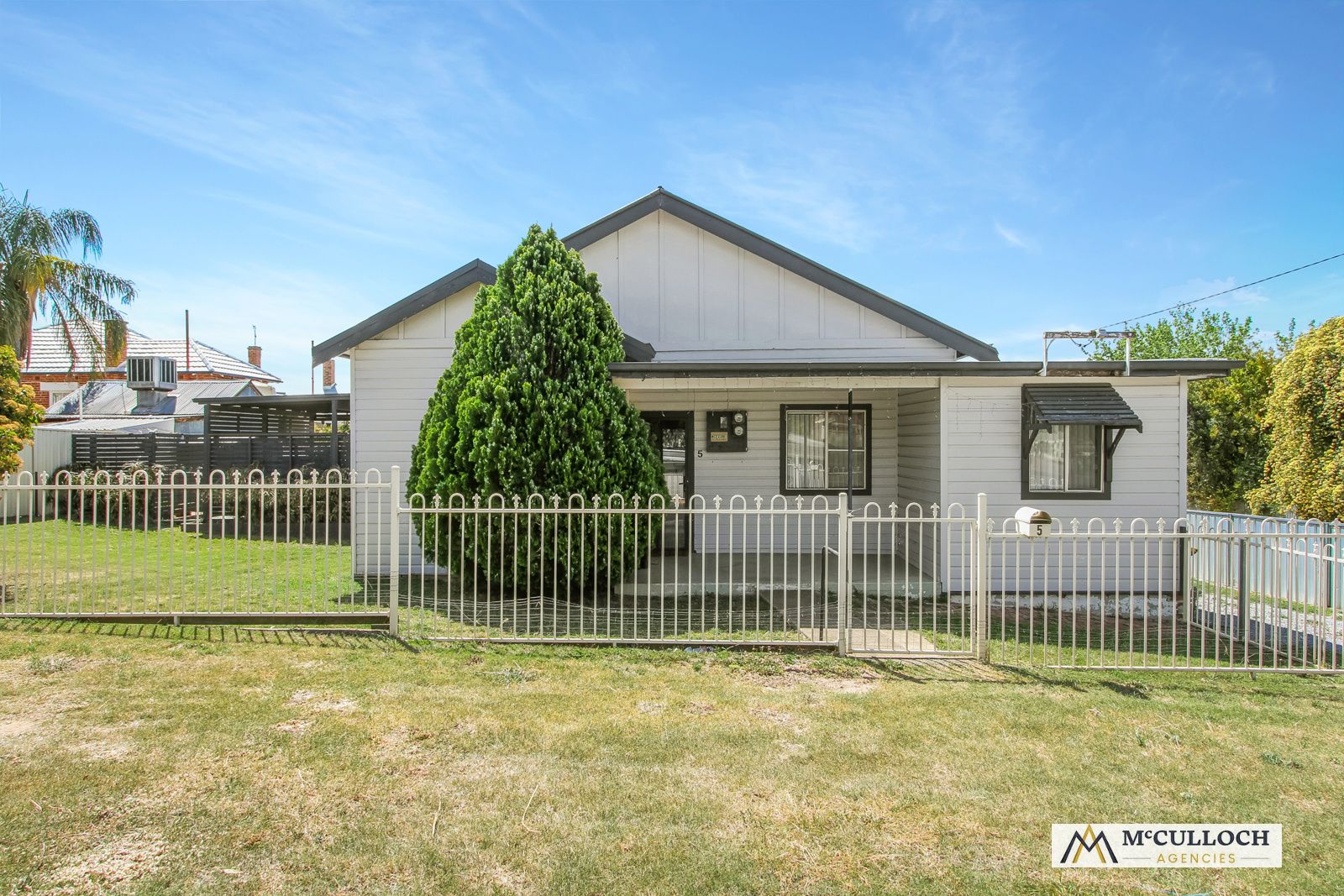 5 Gipps Street Tamworth Nsw 2340 Domain