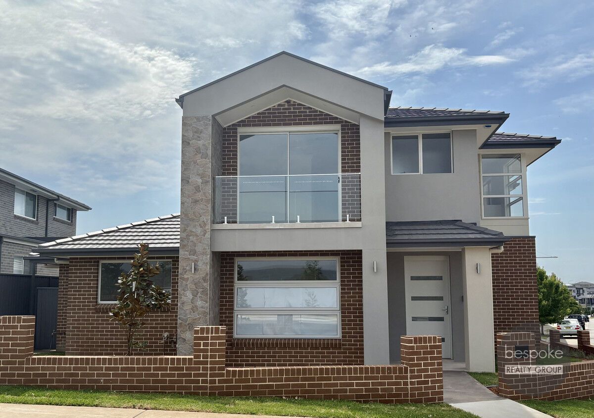 5 bedrooms Duplex in 102 Darug Avenue GLENMORE PARK NSW, 2745