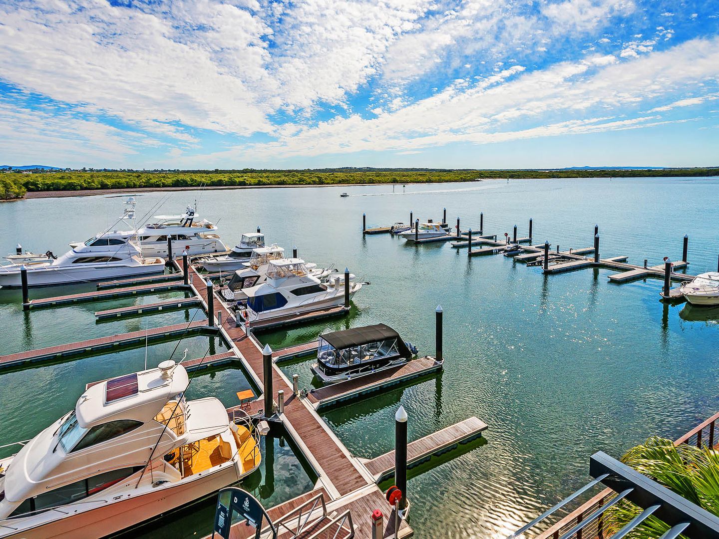 6408/6 Marina Promenade 'Salacia Waters', Paradise Point QLD 4216