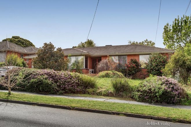 Picture of 15 Meadowbank Avenue, DONCASTER VIC 3108