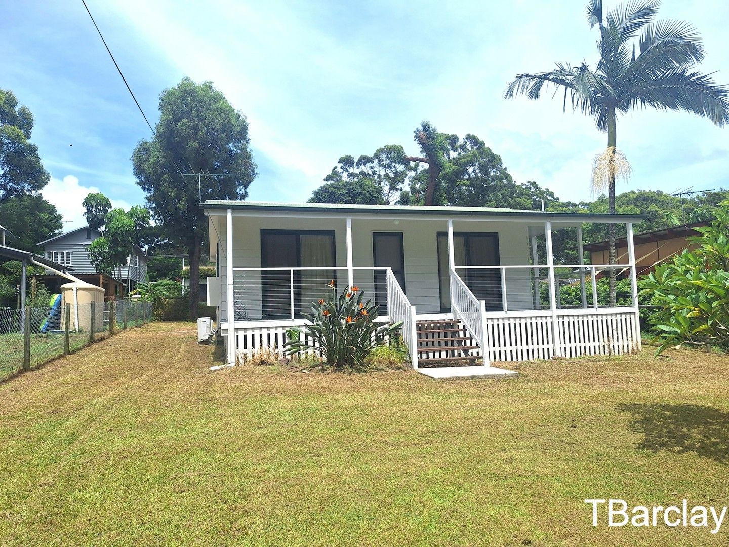 2 bedrooms House in 12 Noogie St MACLEAY ISLAND QLD, 4184