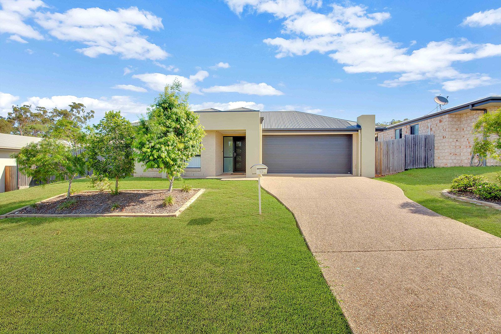 13 IRIS ROAD, Kirkwood QLD 4680, Image 0