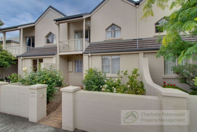 2/4 Stowell Avenue, Battery Point TAS 7004, Image 0