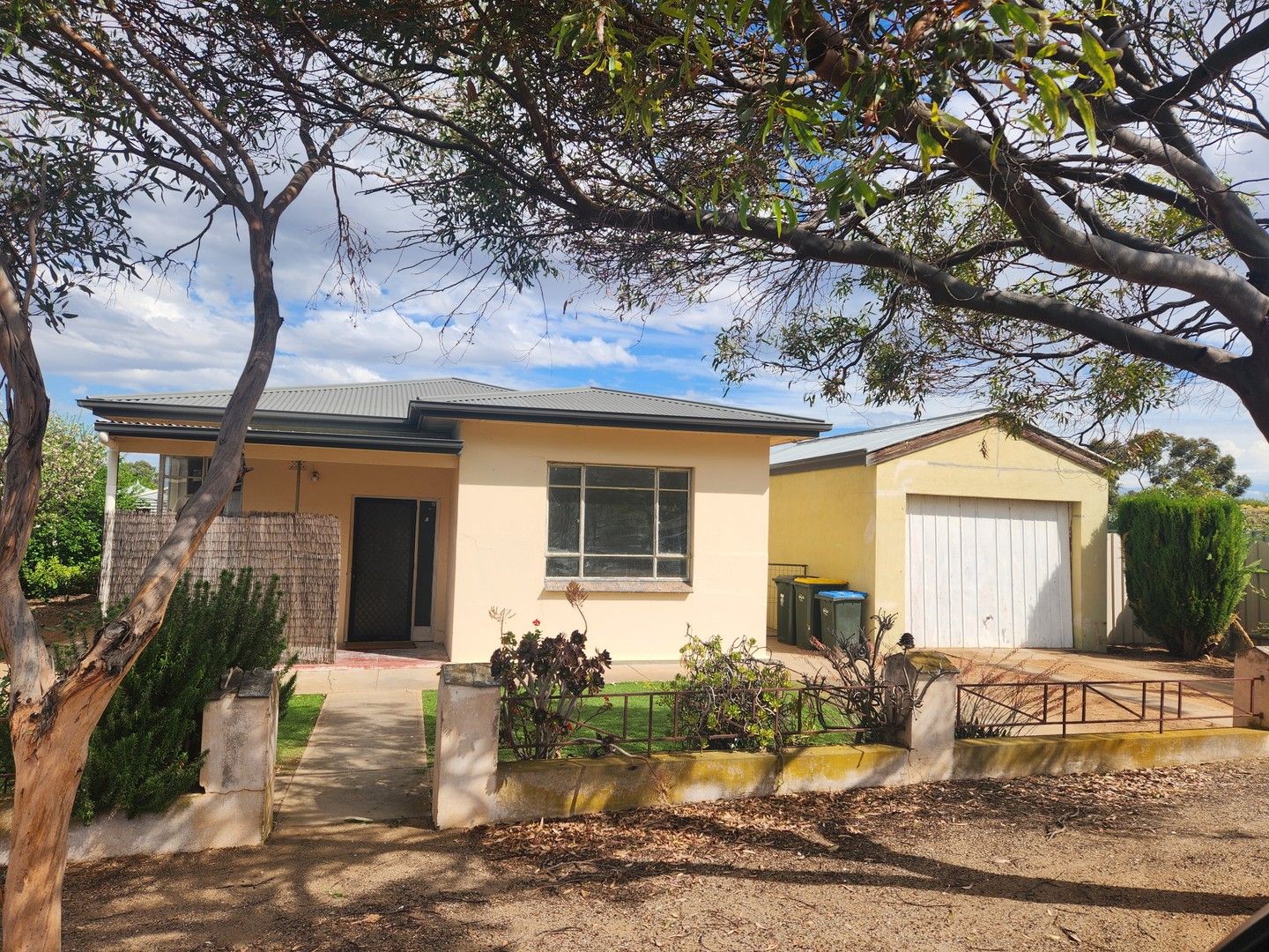 3 bedrooms House in 64 Doecke Road MURRAY BRIDGE SA, 5253
