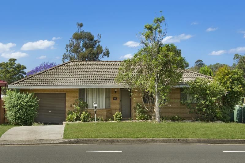 230 The Parkway , Bradbury NSW 2560