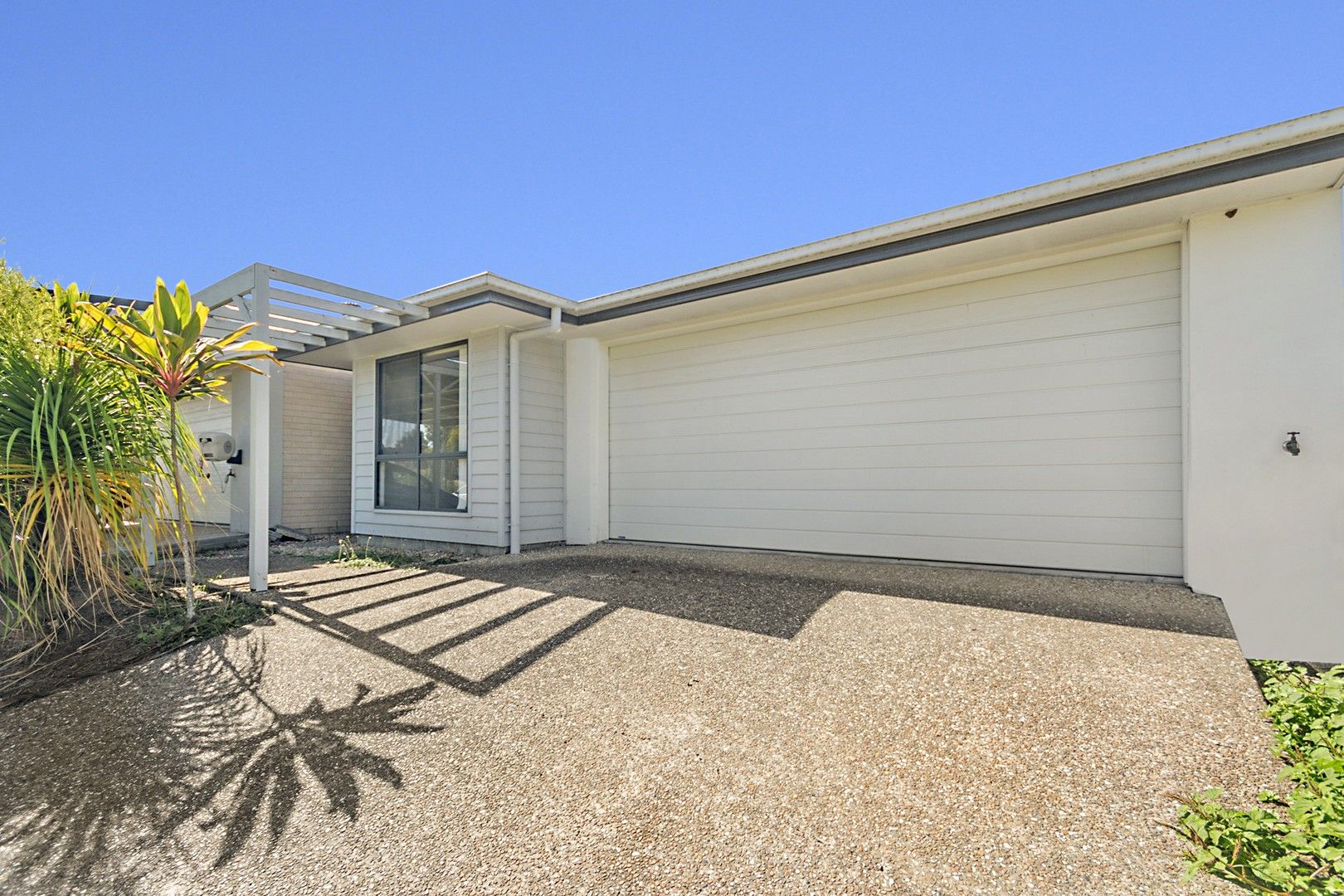4 bedrooms House in 16 Walter Williams Crescent REDBANK PLAINS QLD, 4301