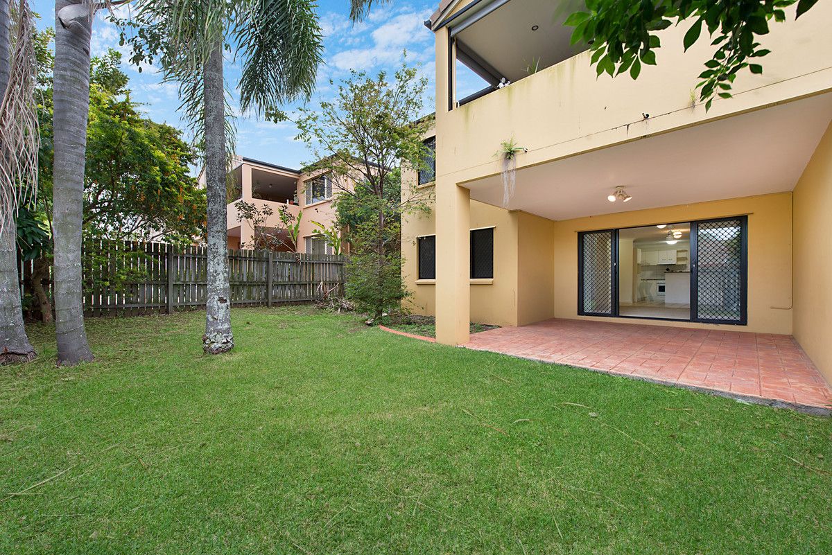 2/157 Flower Street, Northgate QLD 4013, Image 0