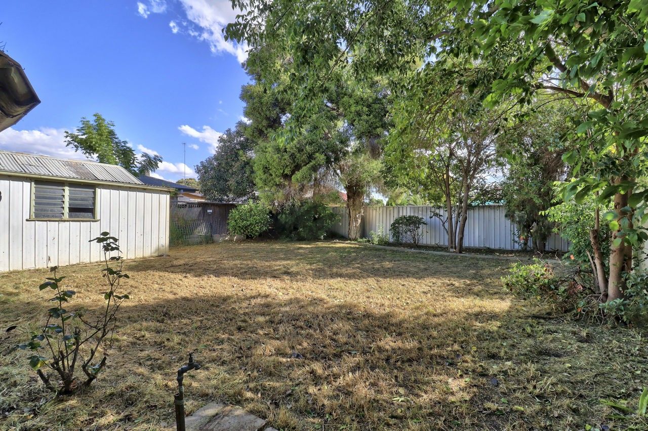 284 Harfleur Street, Deniliquin NSW 2710, Image 2