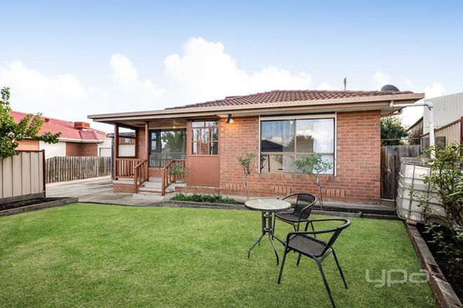 Picture of 2/7 Woods Close, MEADOW HEIGHTS VIC 3048