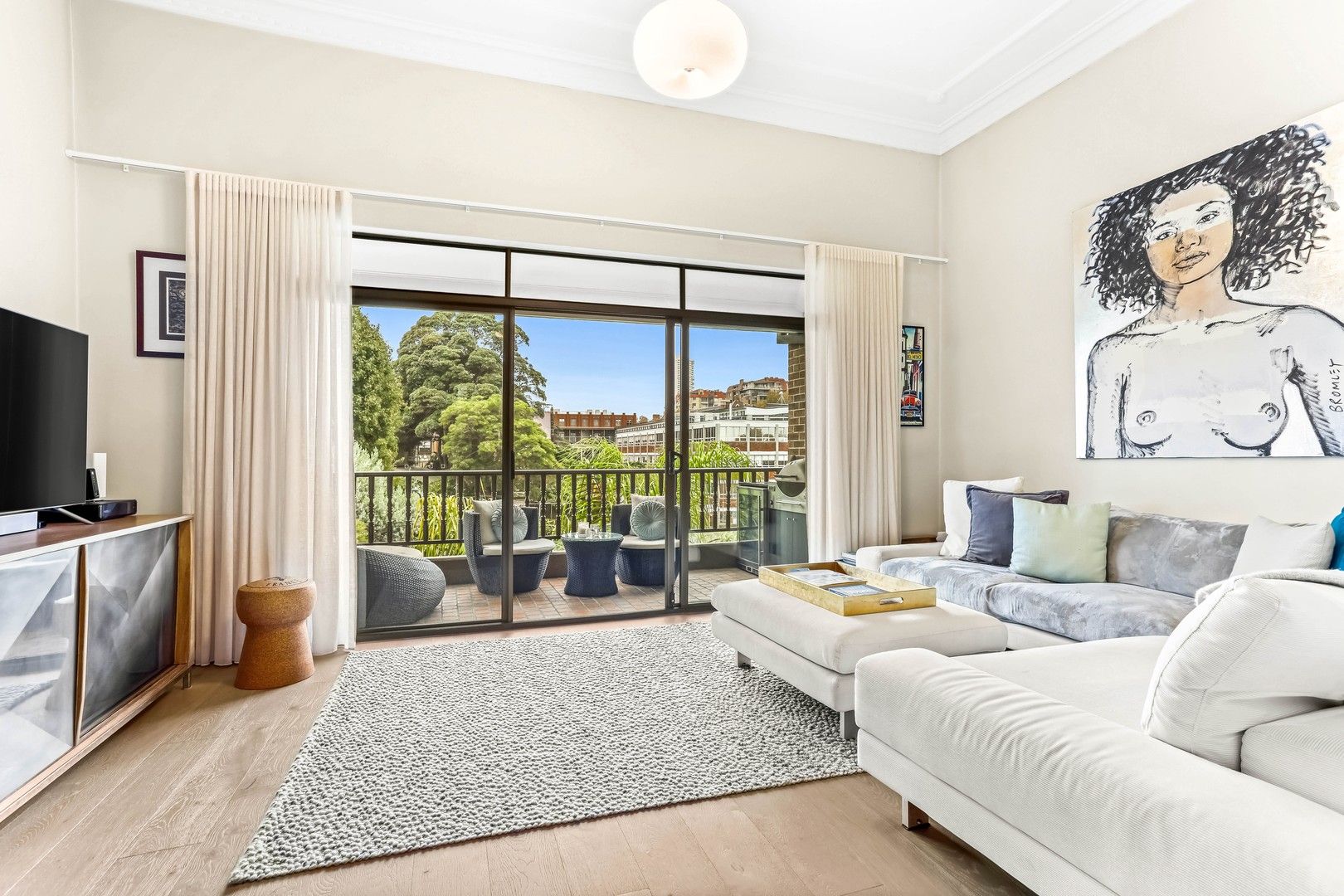 2 bedrooms Apartment / Unit / Flat in 12/6 Challis Avenue POTTS POINT NSW, 2011