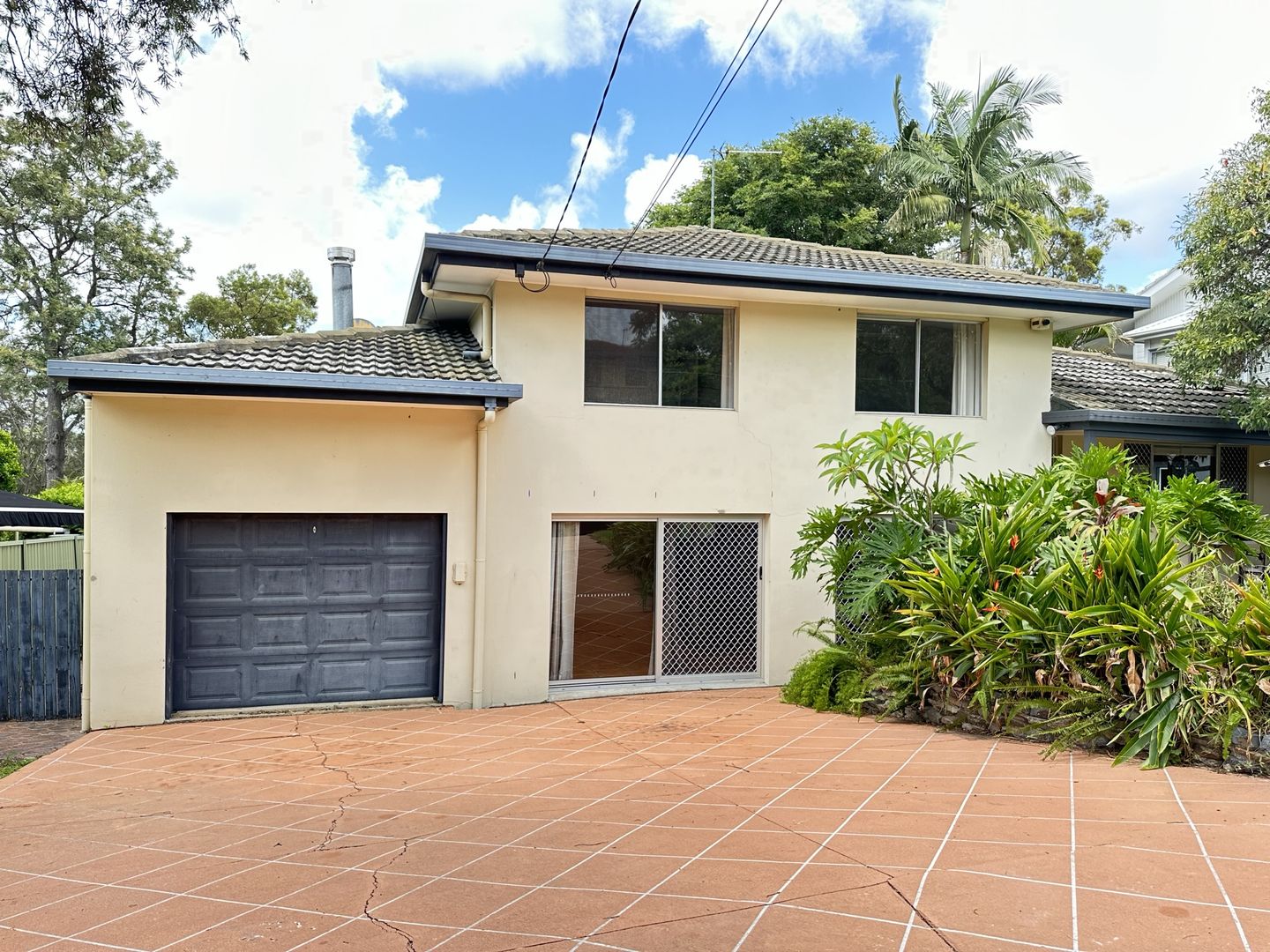 22 Wistaria Avenue, Southport QLD 4215