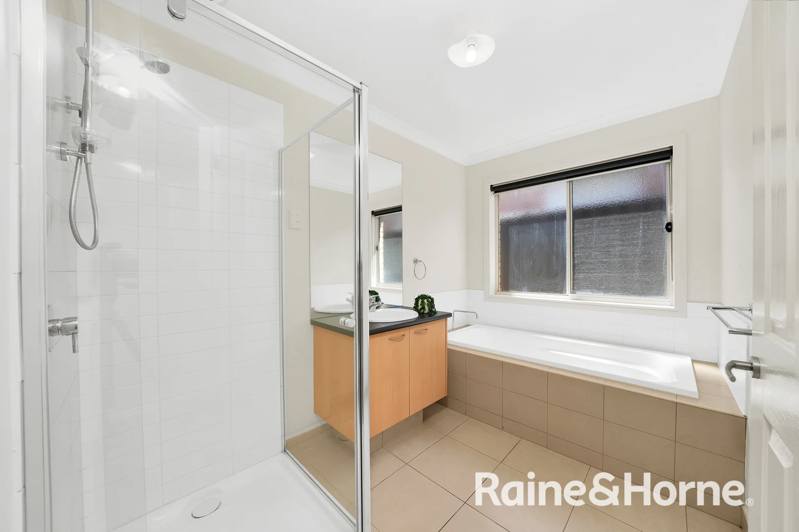 Additional image 20 of 19 Weavers Street, Manor Lakes VIC 3024