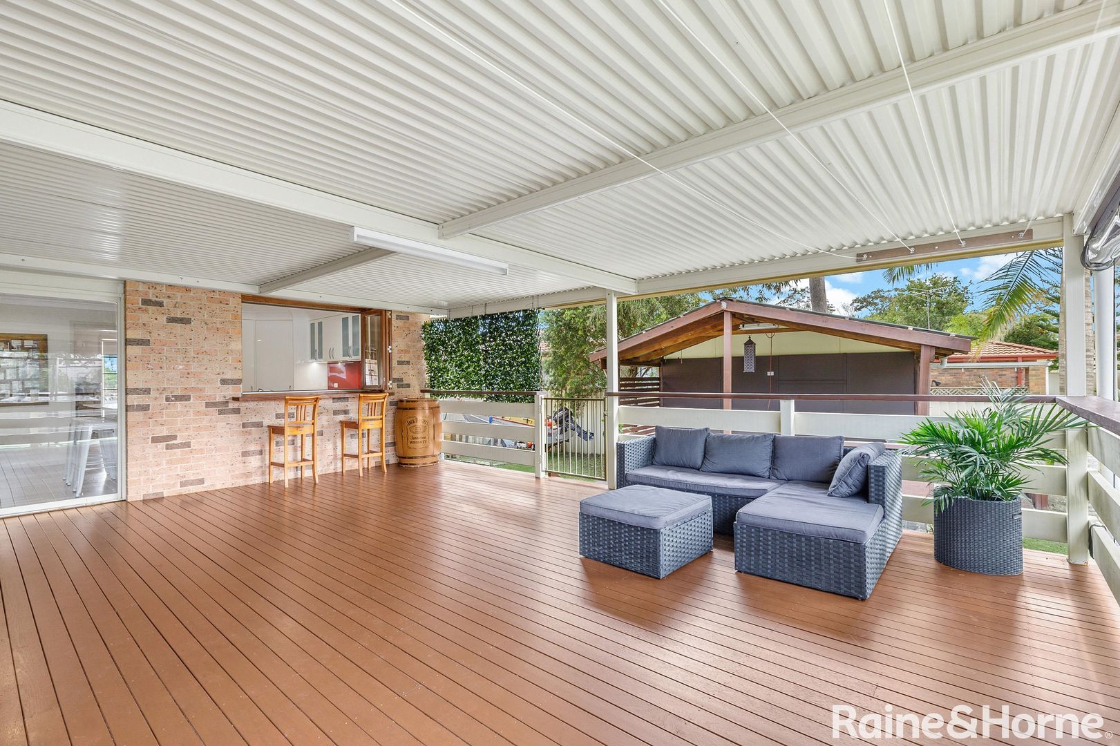 44 Warrina Avenue, Summerland Point NSW 2259, Image 2