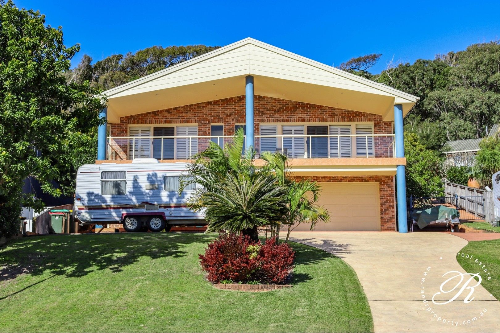 4 bedrooms House in 66 Karloo Street FORSTER NSW, 2428