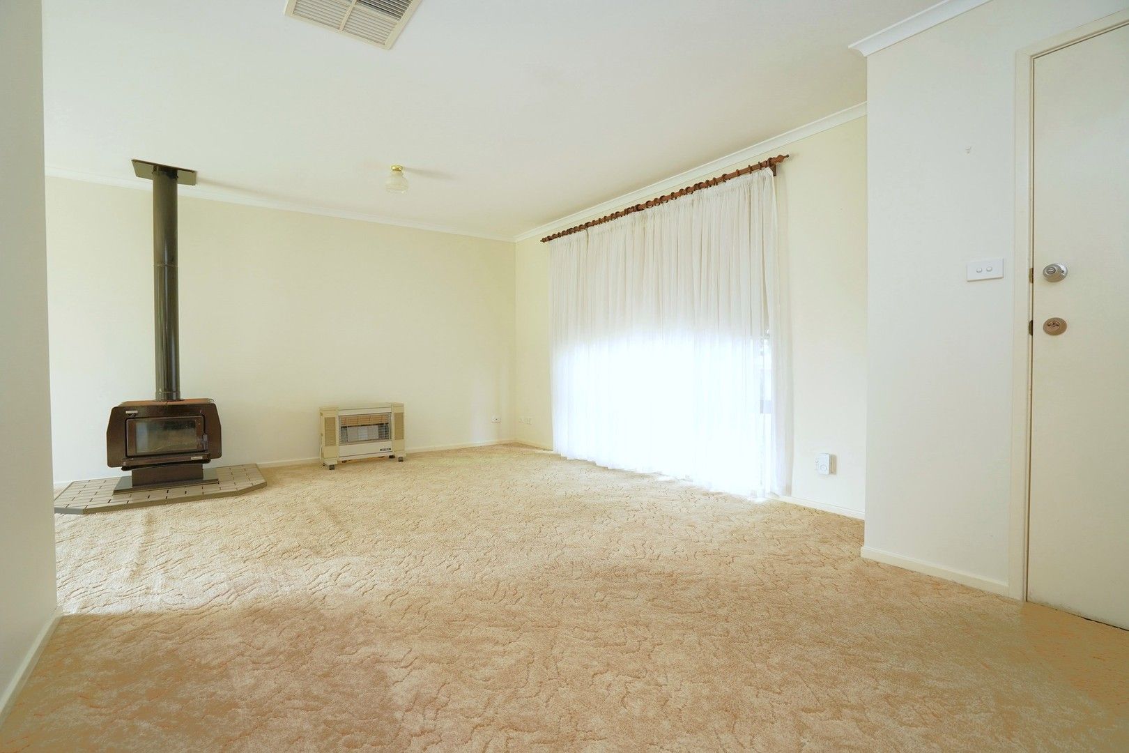 3 bedrooms House in 6 Bennet Court GRIFFITH NSW, 2680