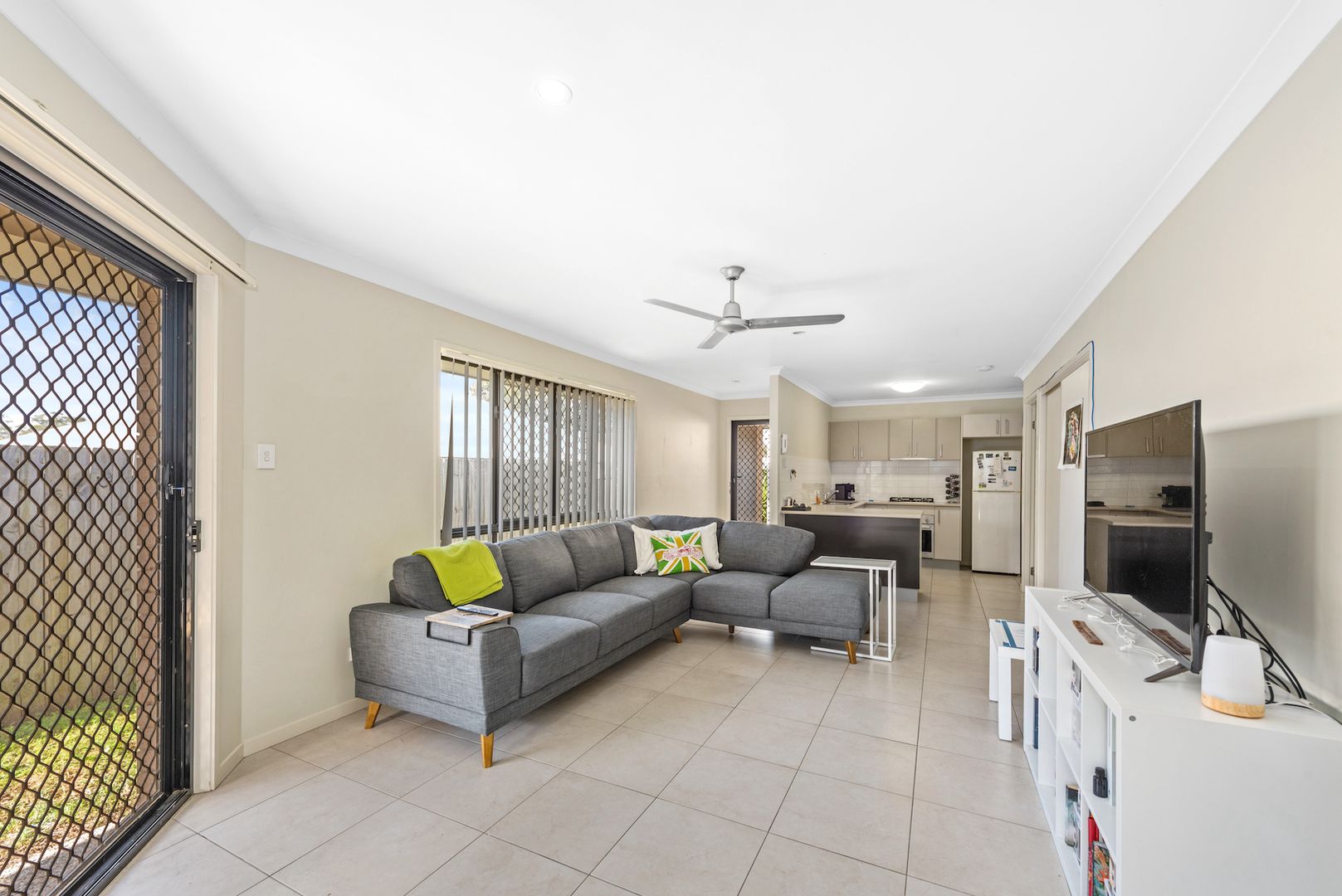 1 & 2/27 Swallow Street, Griffin QLD 4503, Image 2