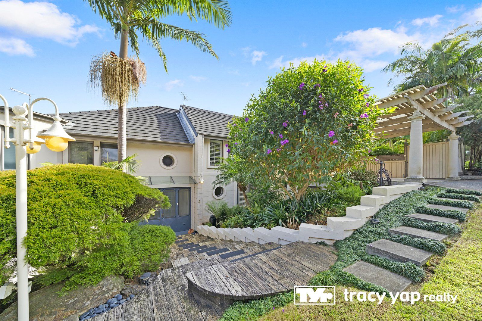 4 bedrooms Semi-Detached in 4 The Fairway CHATSWOOD NSW, 2067