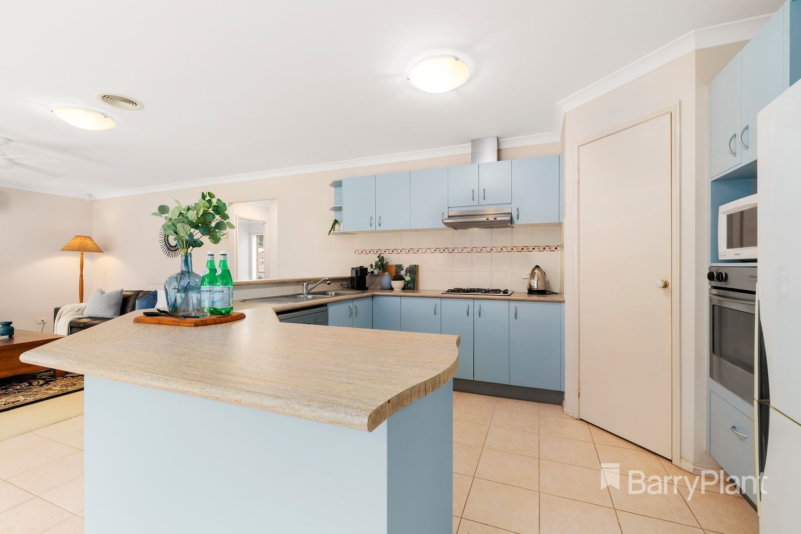 24 Yellowbox Avenue, South Morang VIC 3752, Image 2