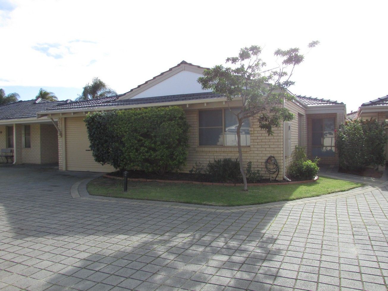 3 bedrooms Villa in 14/11 Firetail Road KENWICK WA, 6107