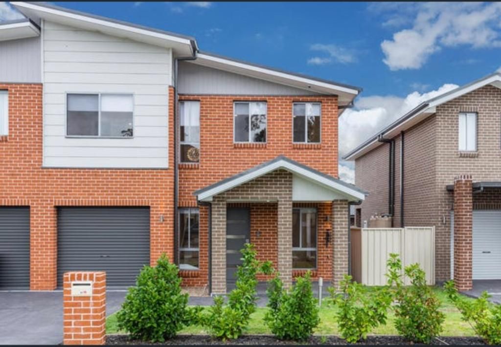 5 bedrooms Townhouse in 40 Criterion Crescent DOONSIDE NSW, 2767