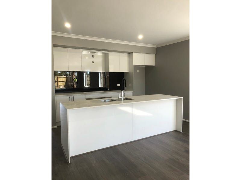 4 bedrooms House in 9 Cosgrove Court MADDINGLEY VIC, 3340